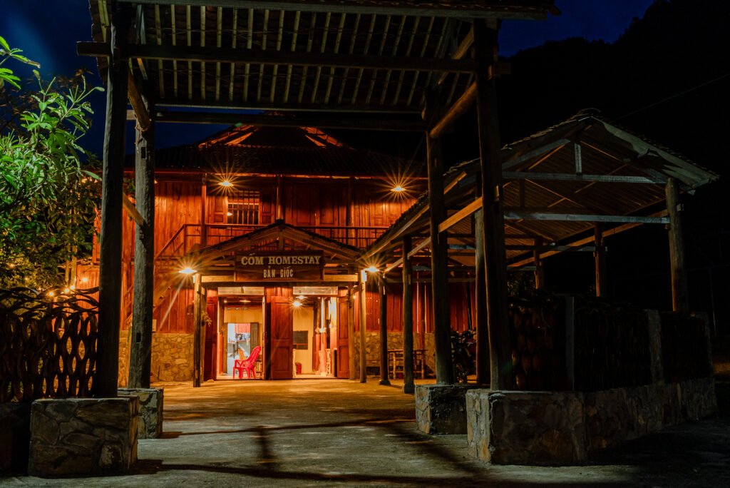 Cốm Homestay Bản Giốc